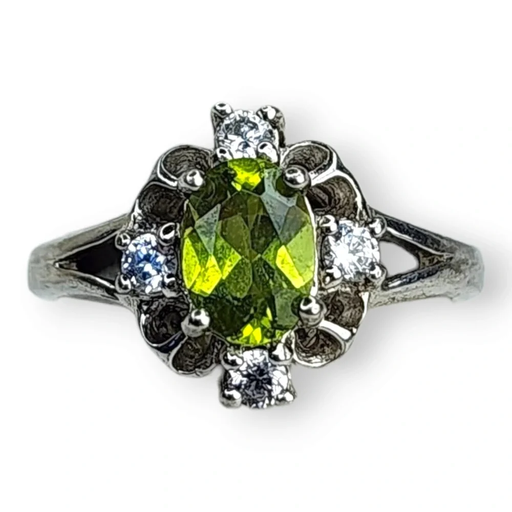 Vintage Sterling Silver 925 Green Peridot Clear Cubic Zirconia Ring Size 5